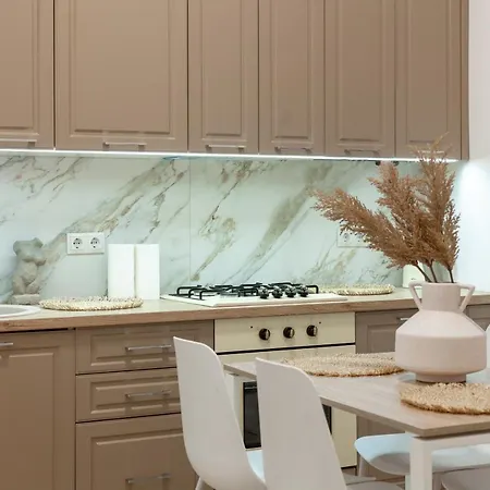 Avangard Mentsynskoho 3 Апартаменти