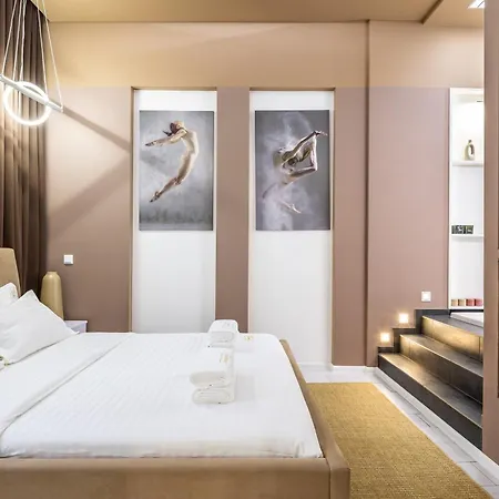 Apartment Avangard Mentsynskoho 3 *