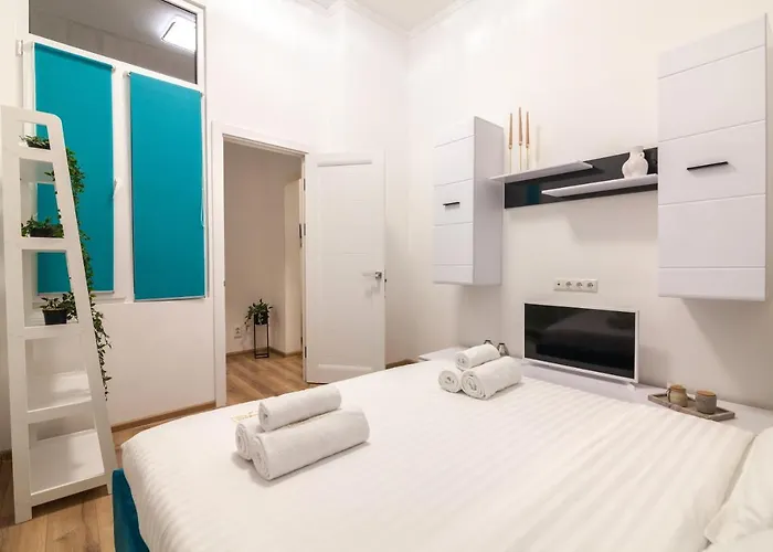 Avangard Mentsynskoho 3 Apartamento