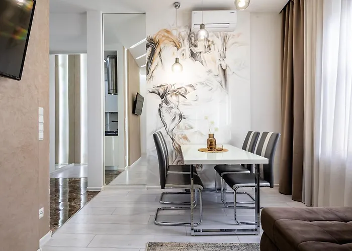 Avangard Mentsynskoho 3 *