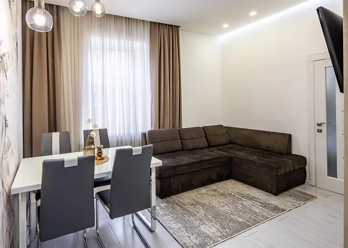 Avangard Mentsynskoho 3 Apartamento