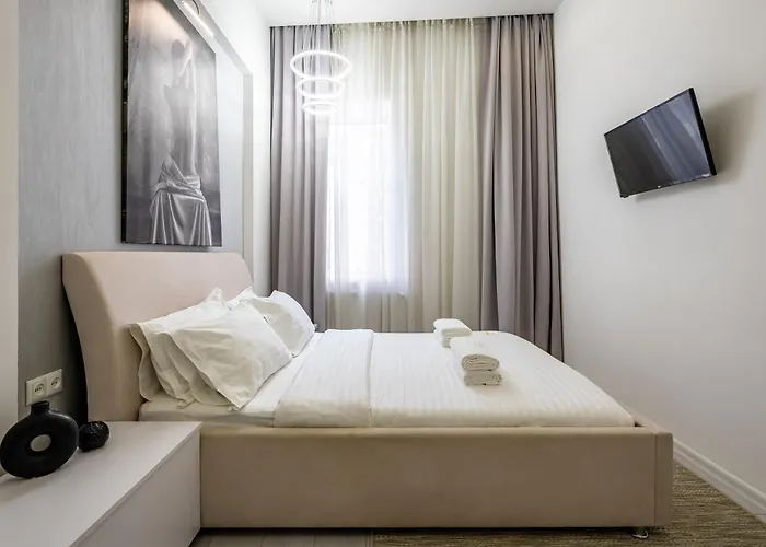 Apartamento Avangard Mentsynskoho 3