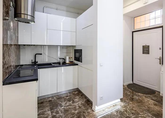 Avangard Mentsynskoho 3 Lviv