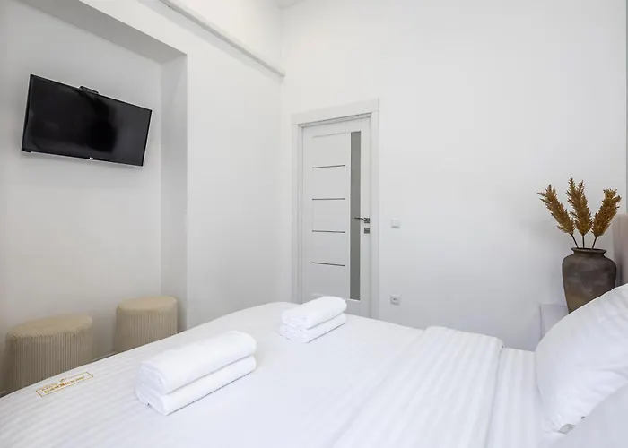 Daire Avangard Mentsynskoho 3 *