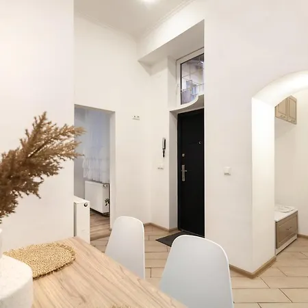 Avangard Mentsynskoho 3 *