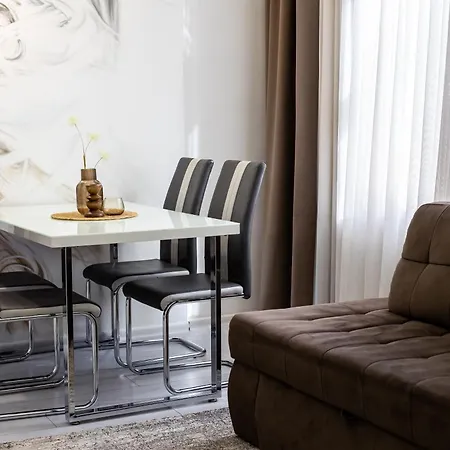 Avangard Mentsynskoho 3 Lemberg