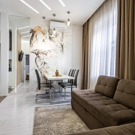 Avangard Mentsynskoho 3 * Lemberg